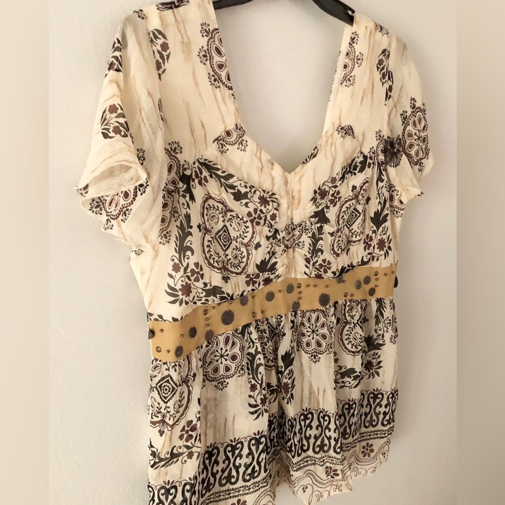 Seven7 Cream Silk Floral V-Neck Blouse Studded Boho Coin Charms - Picture 2 of 5